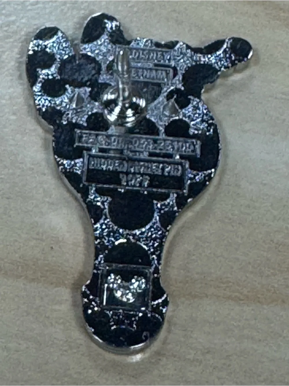 Disney Minnie Mouse Bubble Wand Pin 2025 Hidden Disney Pin Series (Wave B).